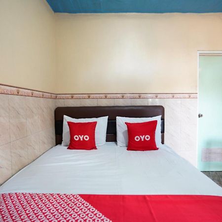 Oyo 927 Carina Hotel Claket Bagian luar foto
