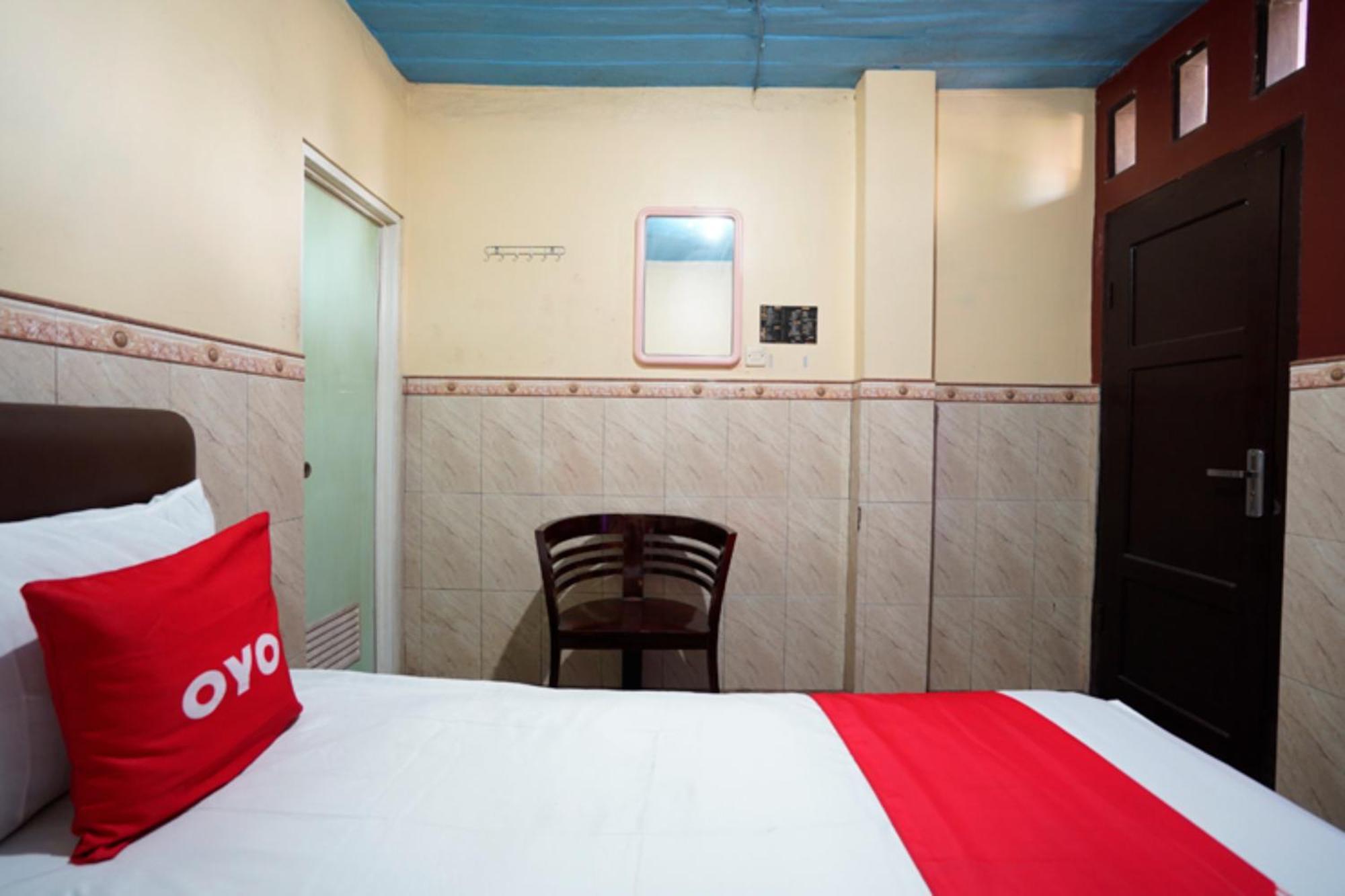 Oyo 927 Carina Hotel Claket Bagian luar foto