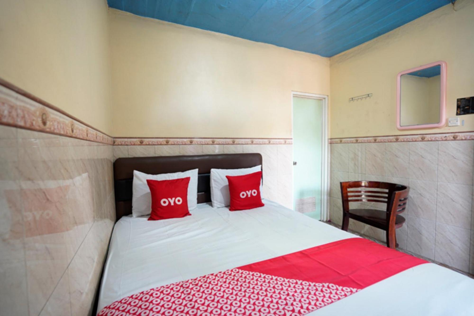 Oyo 927 Carina Hotel Claket Bagian luar foto