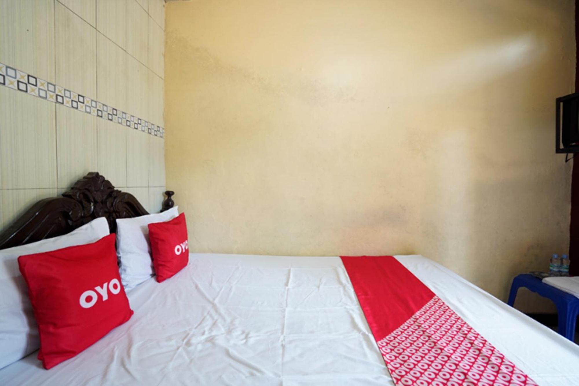 Oyo 927 Carina Hotel Claket Bagian luar foto