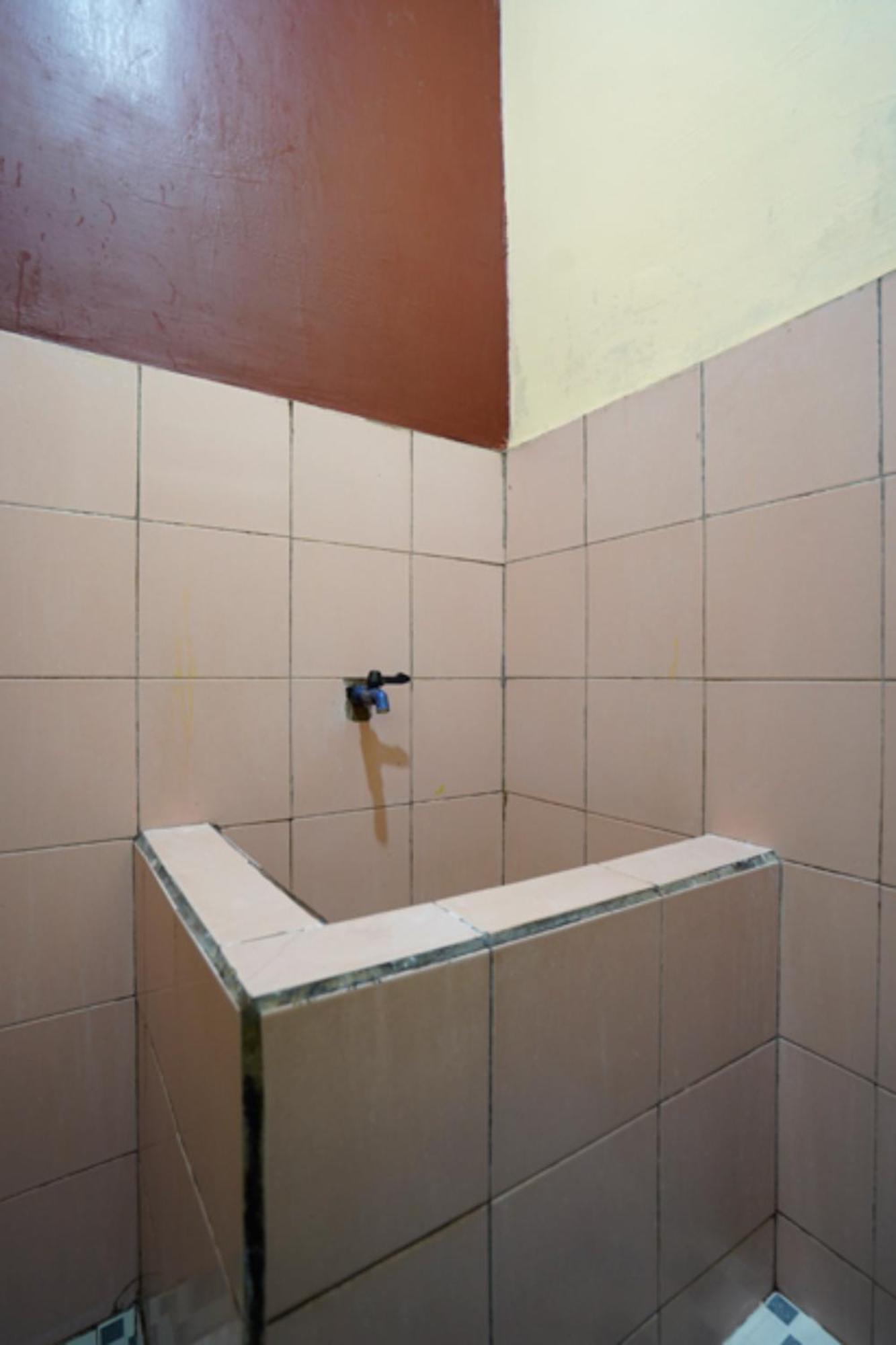 Oyo 927 Carina Hotel Claket Bagian luar foto