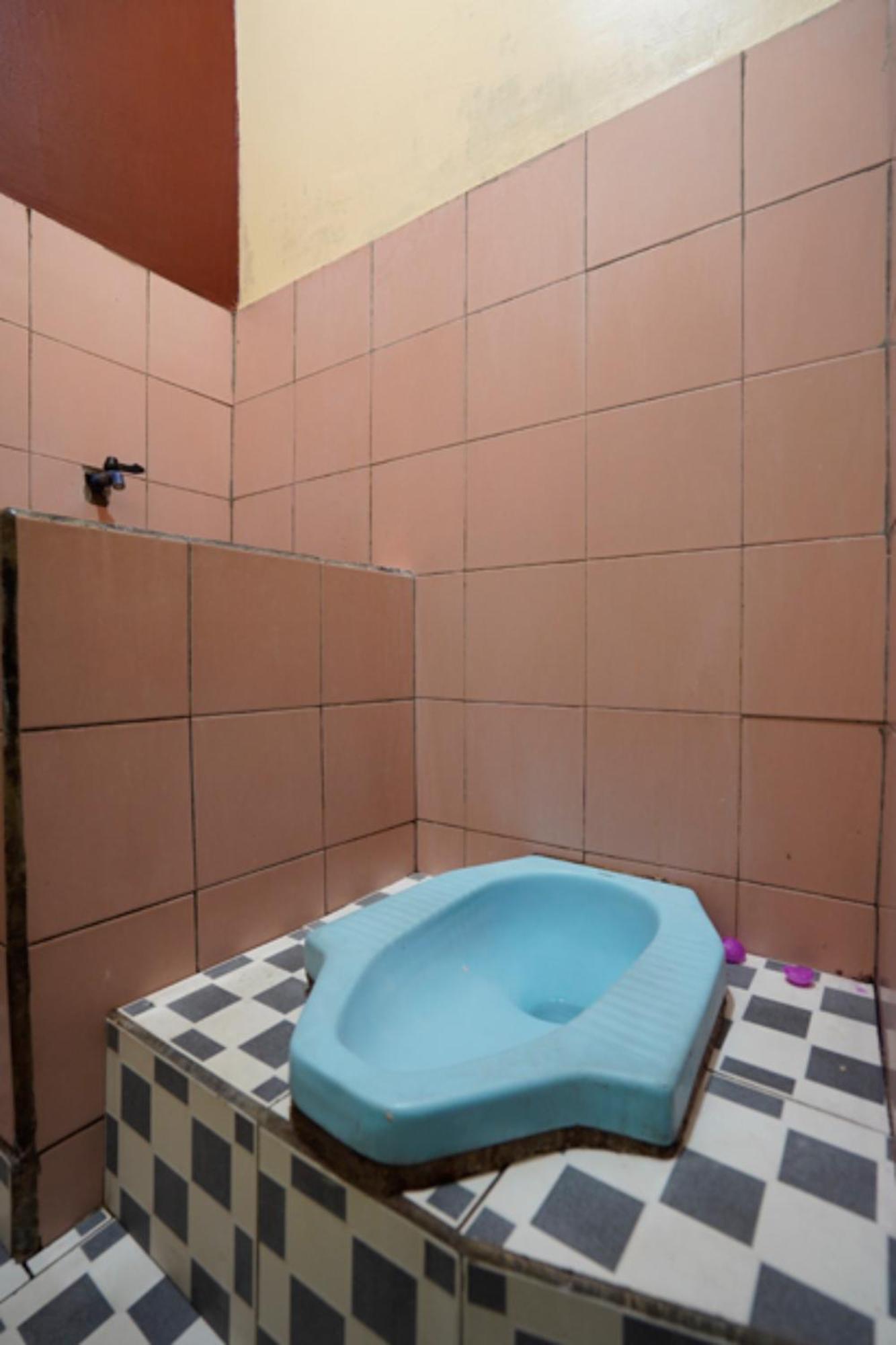 Oyo 927 Carina Hotel Claket Bagian luar foto
