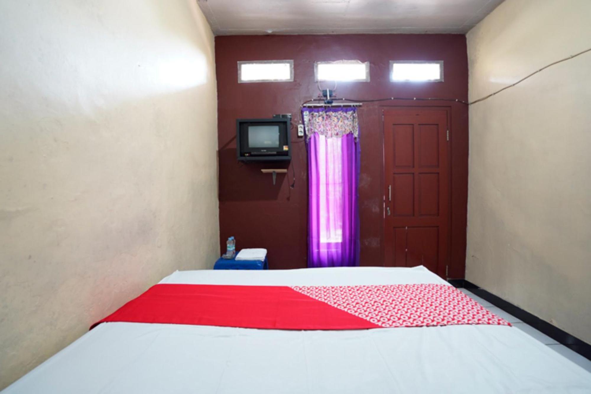 Oyo 927 Carina Hotel Claket Bagian luar foto