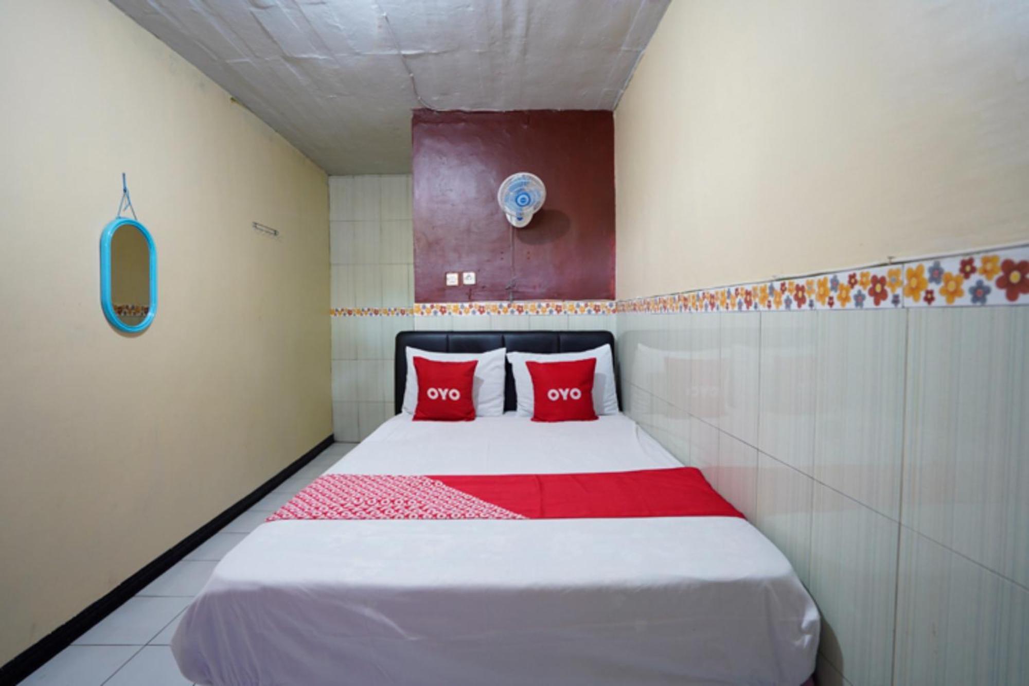 Oyo 927 Carina Hotel Claket Bagian luar foto