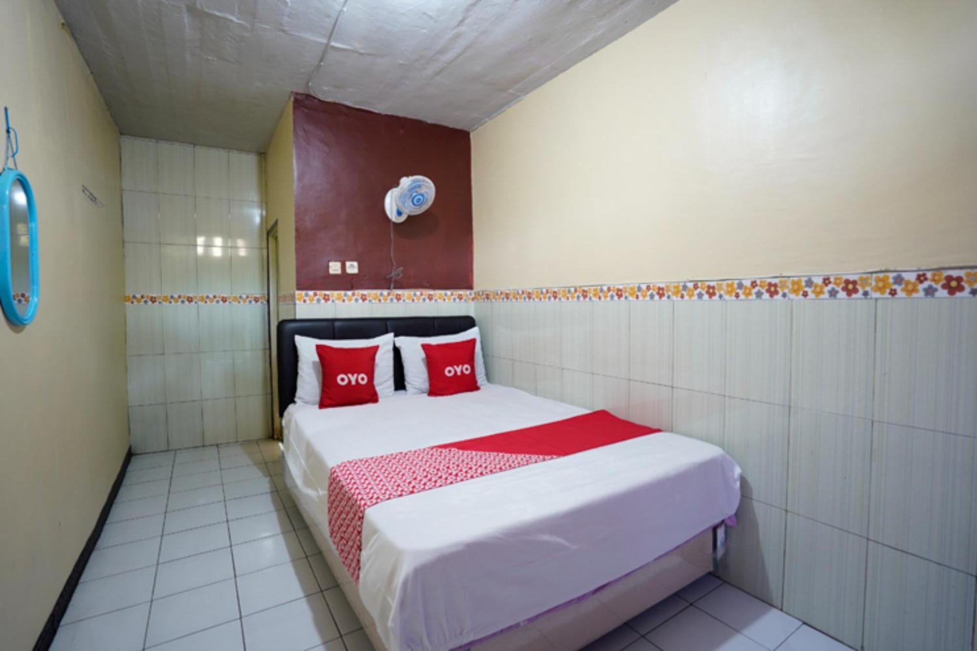 Oyo 927 Carina Hotel Claket Bagian luar foto