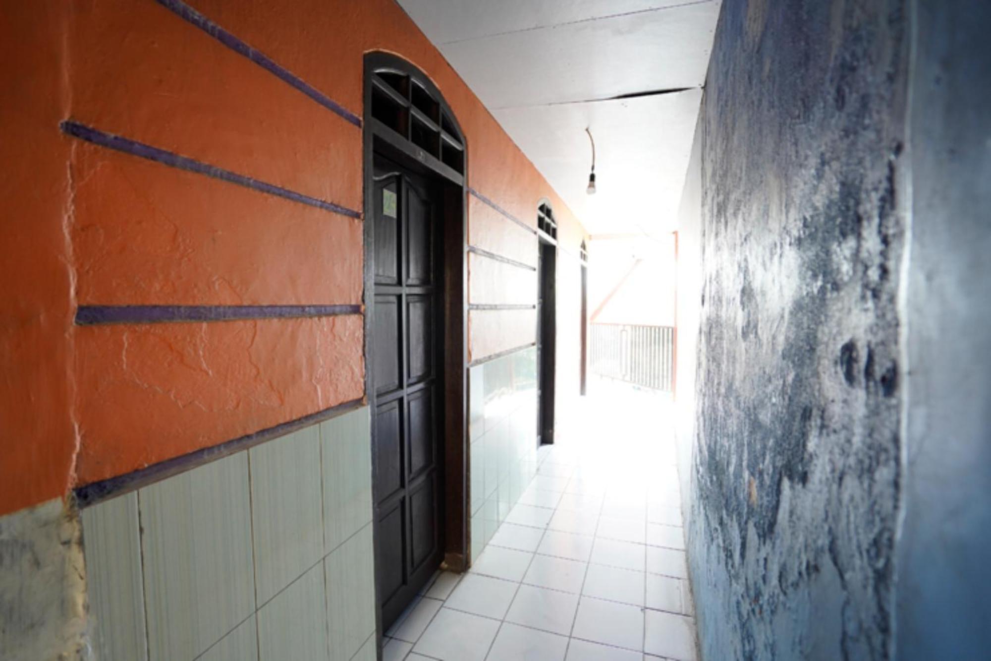 Oyo 927 Carina Hotel Claket Bagian luar foto
