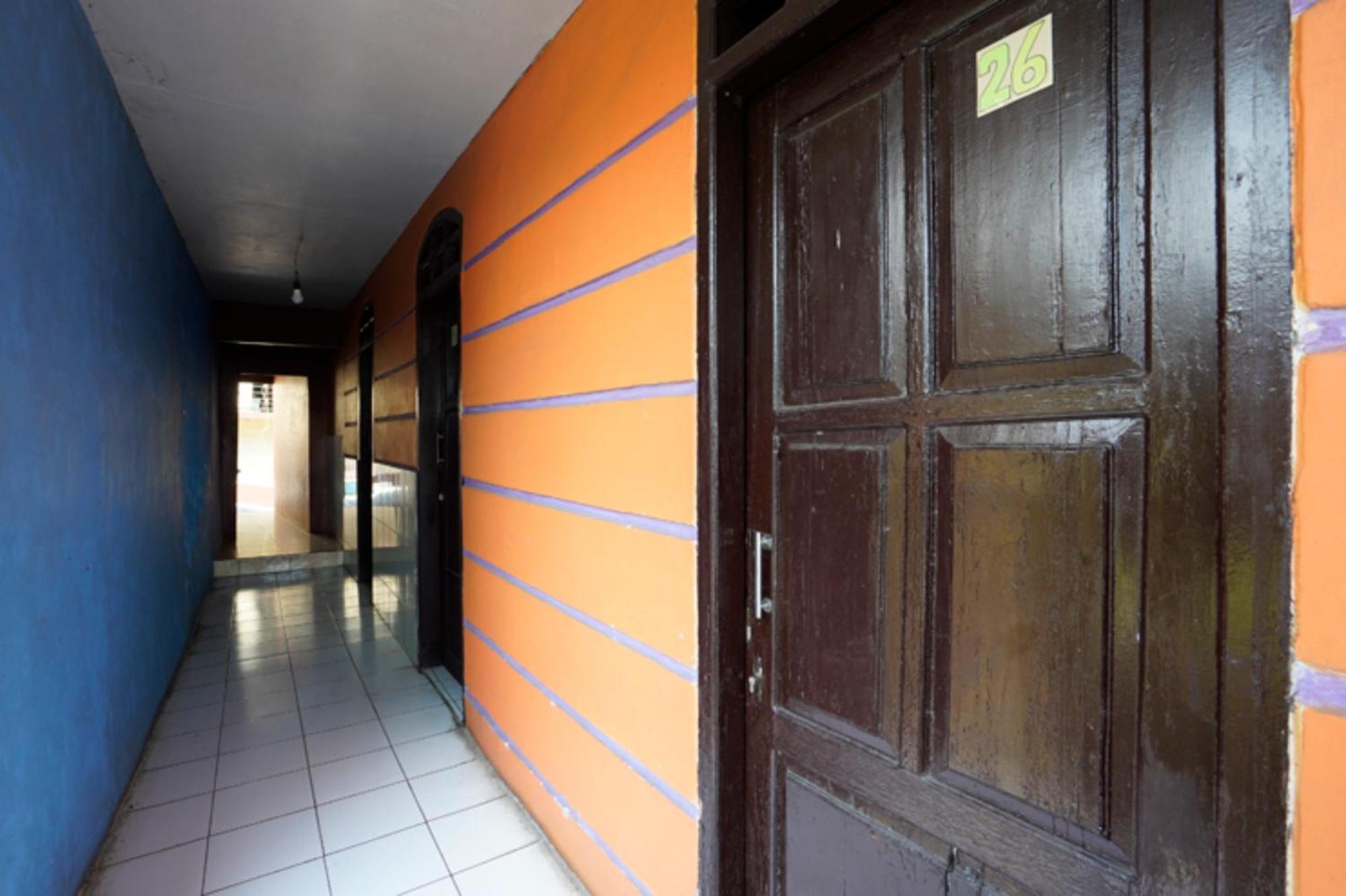 Oyo 927 Carina Hotel Claket Bagian luar foto